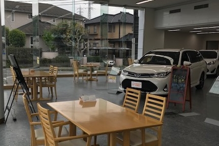 木下店、ショールーム、カローラフィールダー