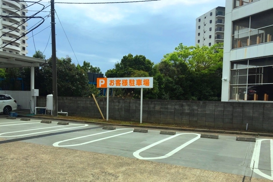 花輪IT駐車場