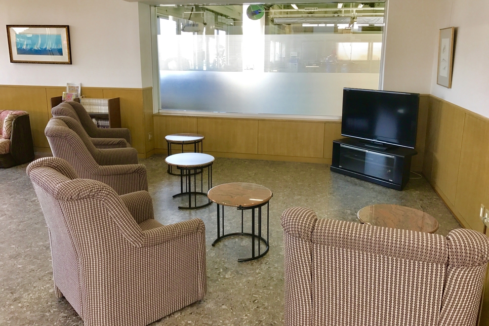 四街道待合コーナー