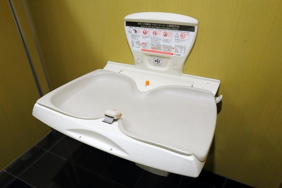 成田店,オムツ替え台
