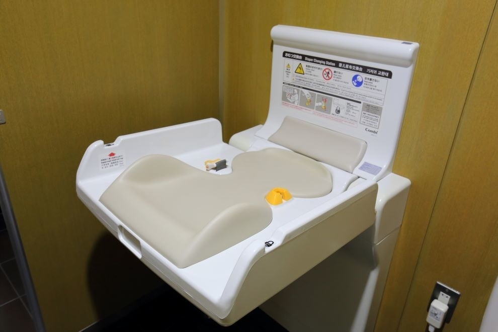 旭店,オムツ替え台