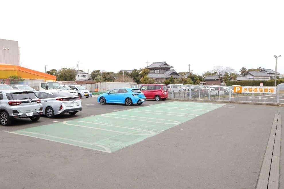旭店,お客様駐車場
