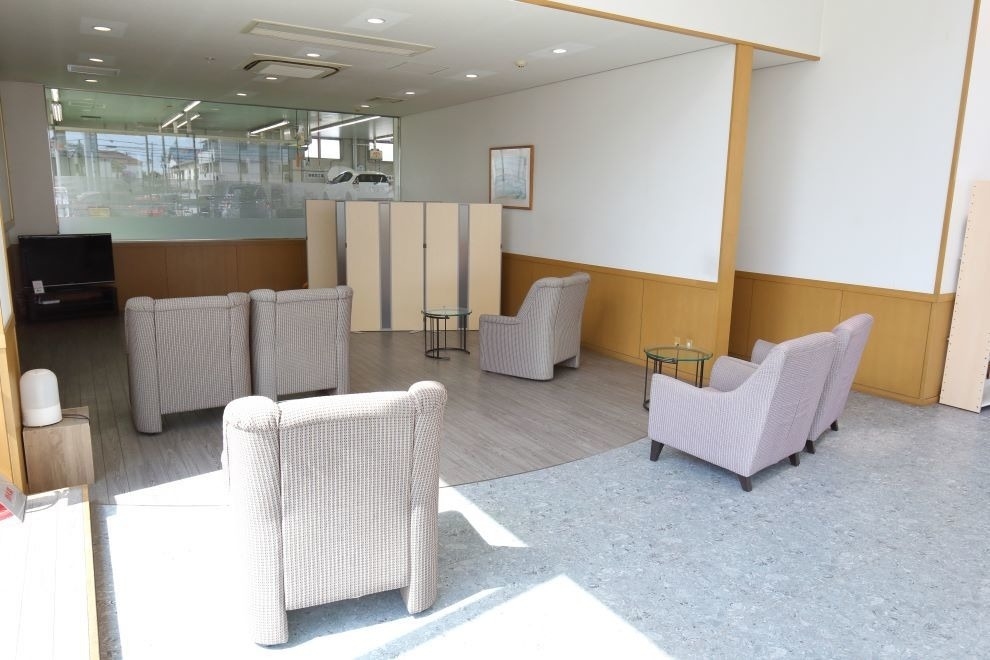 八幡店,サービス待合