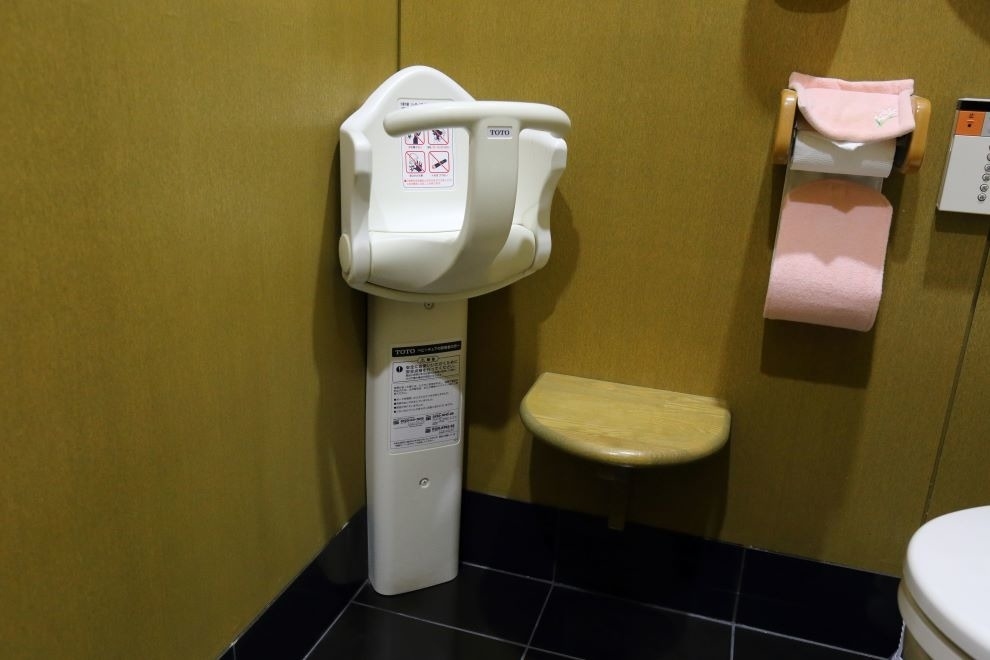 八幡マイカ,子供用イス