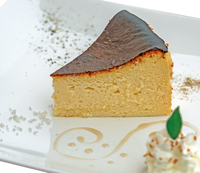 【グルメ】「Cafe Tashi-Tashi」のバスクチーズケーキ