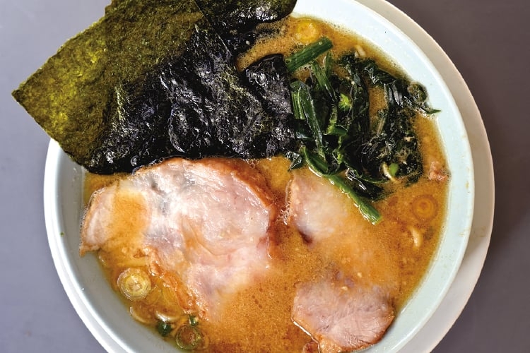 麺屋CHIKUWAの鶏骨ラーメン(しょう油)