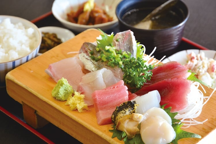 和海(なごみ)の日替り刺身定食