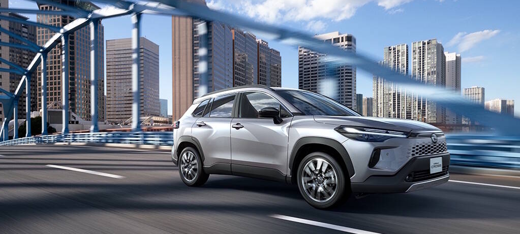 トヨタのカローラクロスの燃費性能やサイズ・室内空間などのスペックを