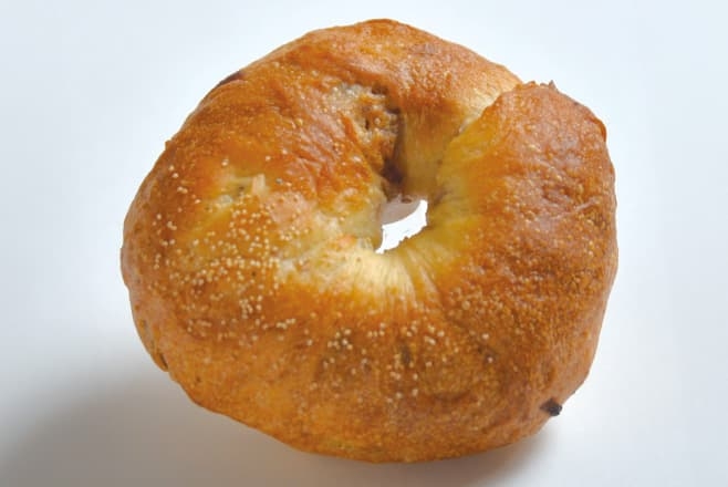 【グルメ】いちじく・くるみ・クランベリー・<br>
レーズンのベーグル 330円