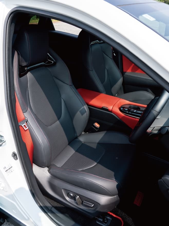 クラウンスポーツの内装