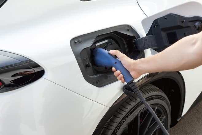 クラウンスポーツの充電ソケット