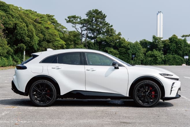 クラウンスポーツのサイド