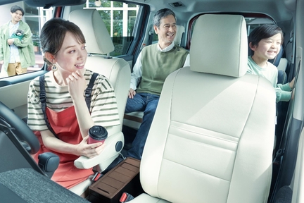 【モデル入り素材】Z（ガソリン・7人乗り）