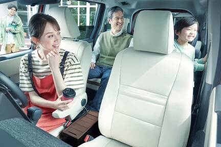 【モデル入り素材】Z（ガソリン・7人乗り）