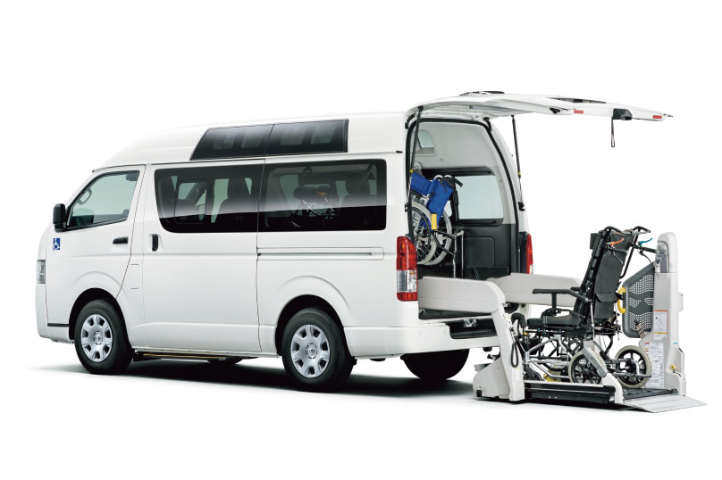 車いす仕様車“Dタイプ” 2WD・2700ガソリン スーパーロング・ワイドボディ ボディカラーはホワイト〈058〉