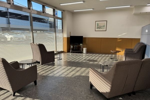 260307_君津店,待合スペース