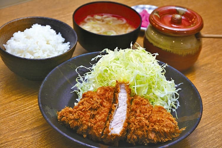 とんかつ あられ茶屋のロースかつ定食