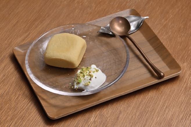 【ドライブプラン】圓心茶莊 チーズクリームを添えた手作りパイナップルケーキ