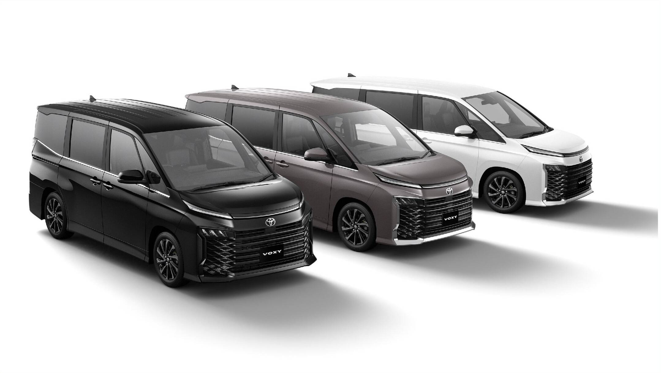 トヨタのミニバン「ノア・ヴォクシー」の違い！グレード・価格を比較