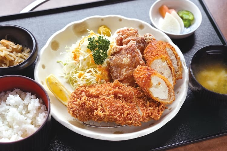 鮒真のとりプルチキン定食