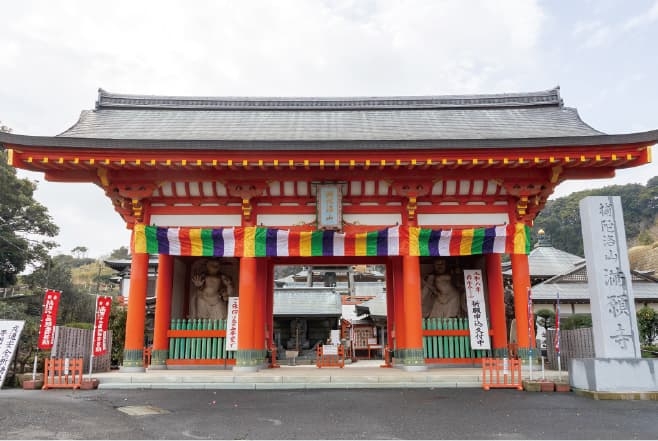 【ドライブプラン】満願寺 勇壮な二体の金剛力士像が安置された朱色の仁王門